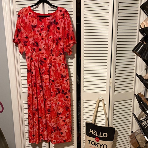 Kensie Dresses & Skirts - Kensie Red Floral Midi Dress